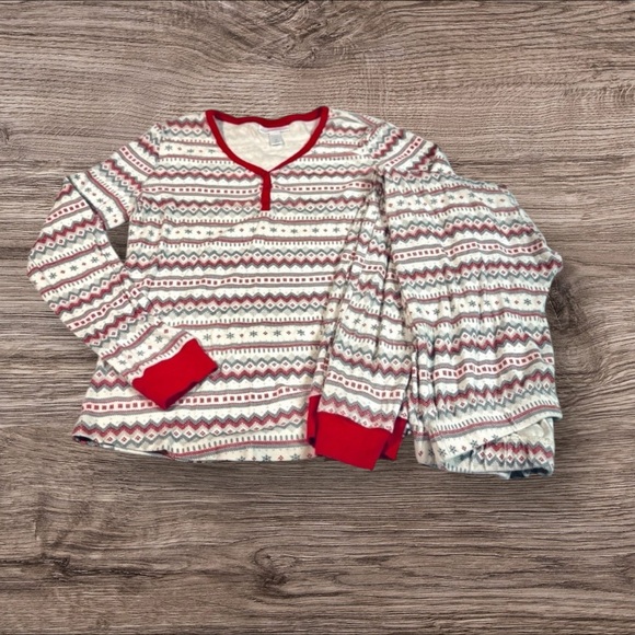 LC Lauren Conrad Other - Lauren Conrad Medium Red Green and White Festive Christmas Patterned Pajama Set